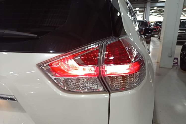 Used Nissan X-Trail 2014 2.0L CVT Comfort Edition 2WD Right Rear Taillight