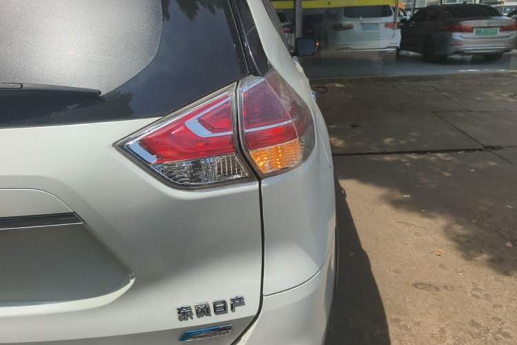 Used Nissan X-Trail 2014 2.0L CVT Comfort Edition 2WD Right Rear Taillight