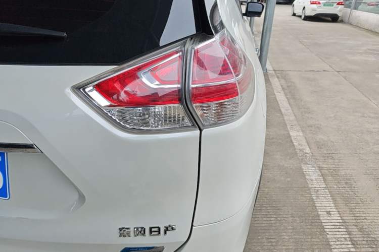 Used Nissan X-Trail 2014 2.0L CVT Comfort Edition 2WD Right Rear Taillight