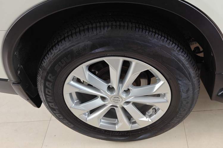 Used Nissan X-Trail 2014 2.0L CVT Comfort Edition 2WD Right Rear Wheel Hub