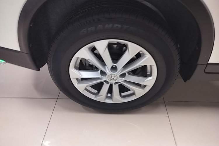 Used Nissan X-Trail 2014 2.0L CVT Comfort Edition 2WD Right Rear Wheel Hub