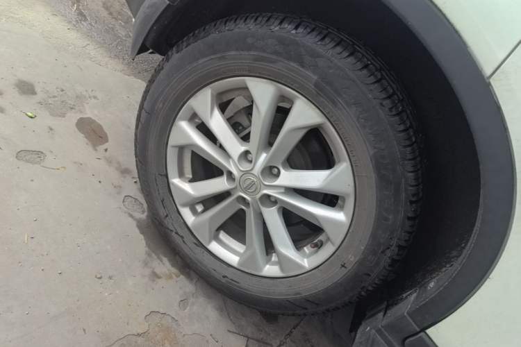 Used Nissan X-Trail 2014 2.0L CVT Comfort Edition 2WD Right Rear Wheel Hub