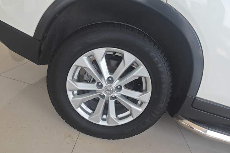 Used Nissan X-Trail 2014 2.0L CVT Comfort Edition 2WD Right Rear Wheel Hub