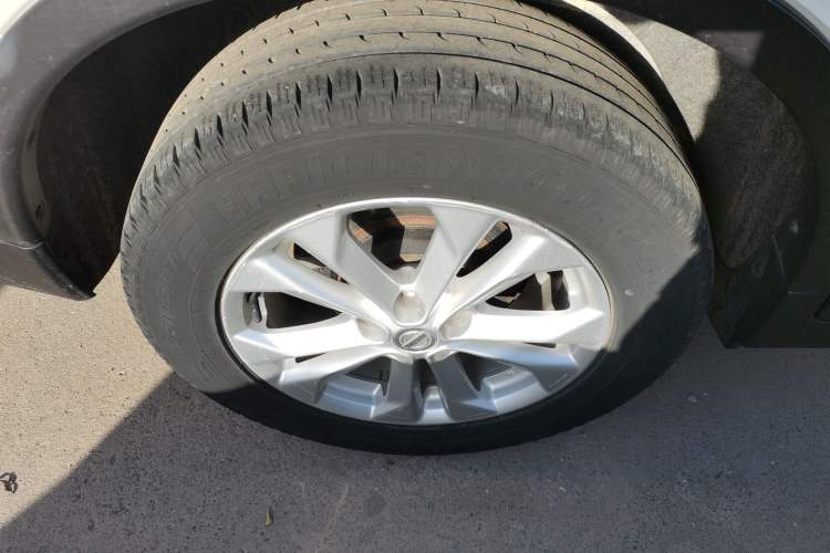 Used Nissan X-Trail 2014 2.0L CVT Comfort Edition 2WD Right Rear Wheel Hub