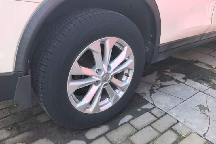 Used Nissan X-Trail 2014 2.0L CVT Comfort Edition 2WD Right Rear Wheel Hub