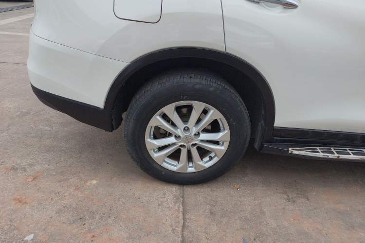 Used Nissan X-Trail 2014 2.0L CVT Comfort Edition 2WD Right Rear Wheel Hub