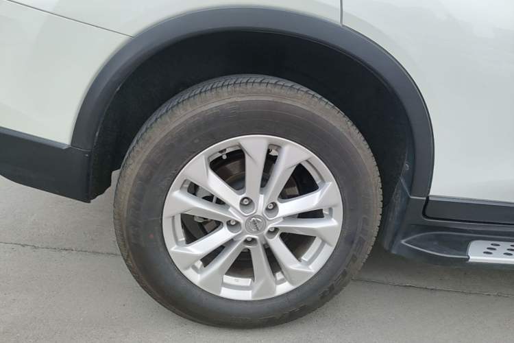 Used Nissan X-Trail 2014 2.0L CVT Comfort Edition 2WD Right Rear Wheel Hub