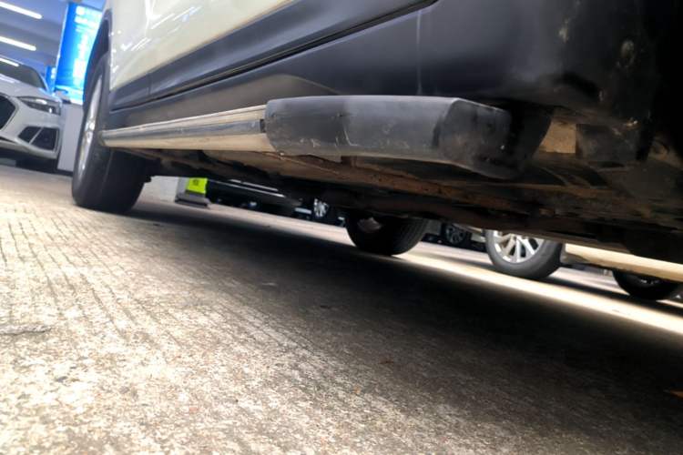 Used Nissan X-Trail 2014 2.5L CVT Leading Edition 4WD Right Side Sill