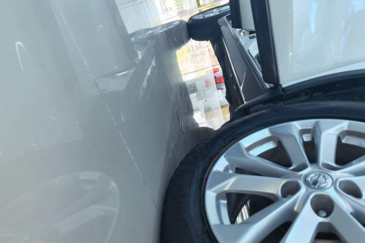 Used Nissan X-Trail 2014 2.0L CVT Comfort Edition 2WD Right Side Sill