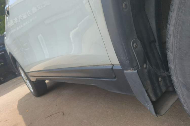 Used Nissan X-Trail 2014 2.0L CVT Comfort Edition 2WD Right Side Sill