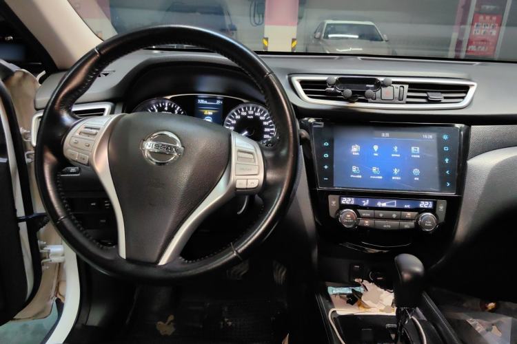 Used Nissan X-Trail 2014 2.5L CVT Luxury Edition 4WD Steering Wheel