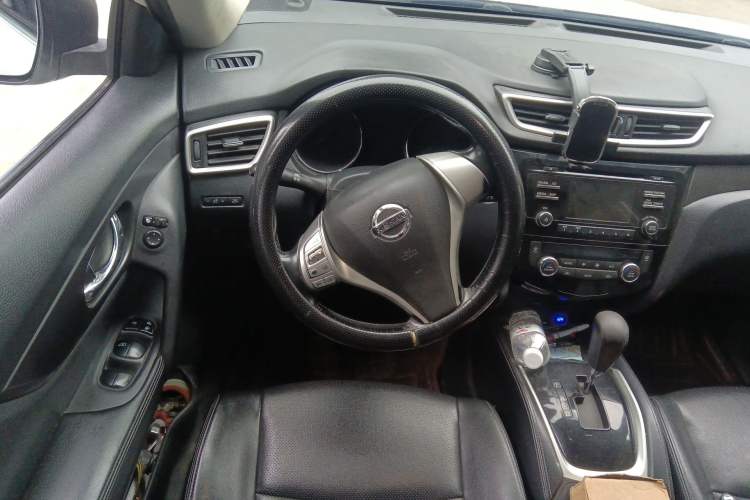 Used Nissan X-Trail 2014 2.0L CVT Comfort Edition 2WD Steering Wheel