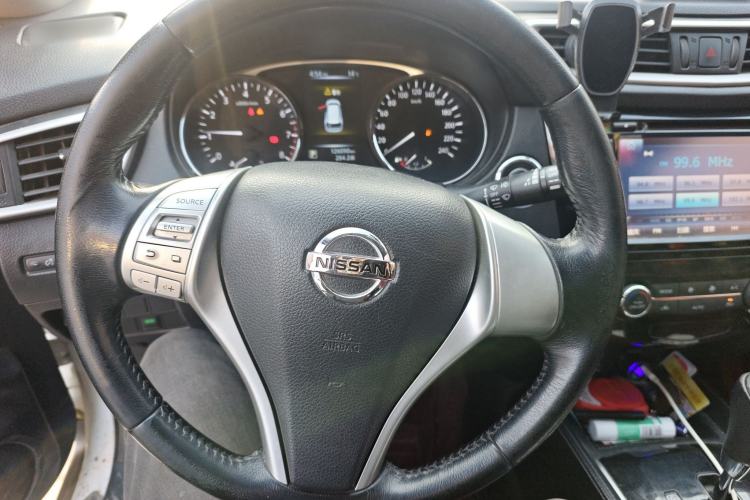 Used Nissan X-Trail 2014 2.0L CVT Comfort Edition 2WD Steering Wheel