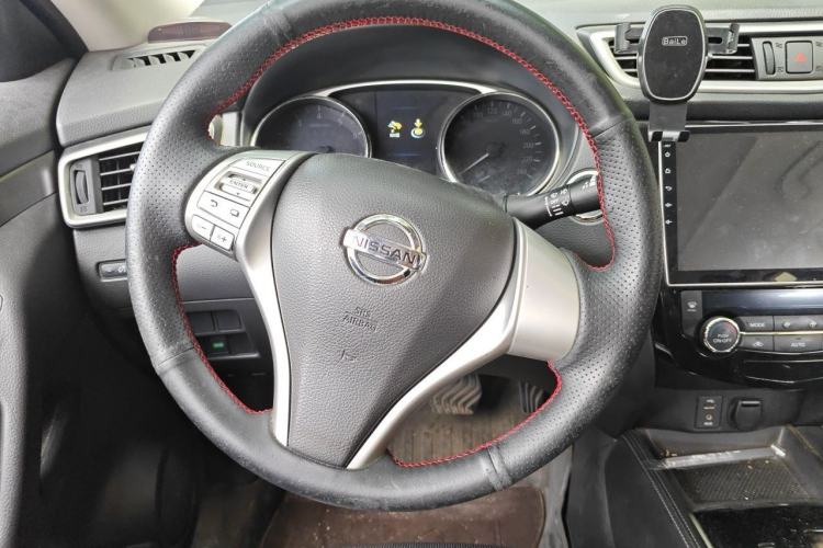 Used Nissan X-Trail 2014 2.0L CVT Comfort Edition 2WD Steering Wheel