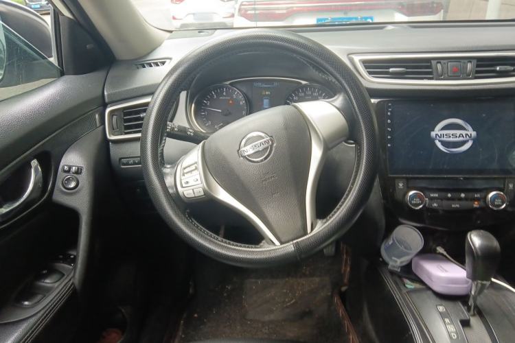 Used Nissan X-Trail 2014 2.5L CVT Luxury Edition 4WD Steering Wheel