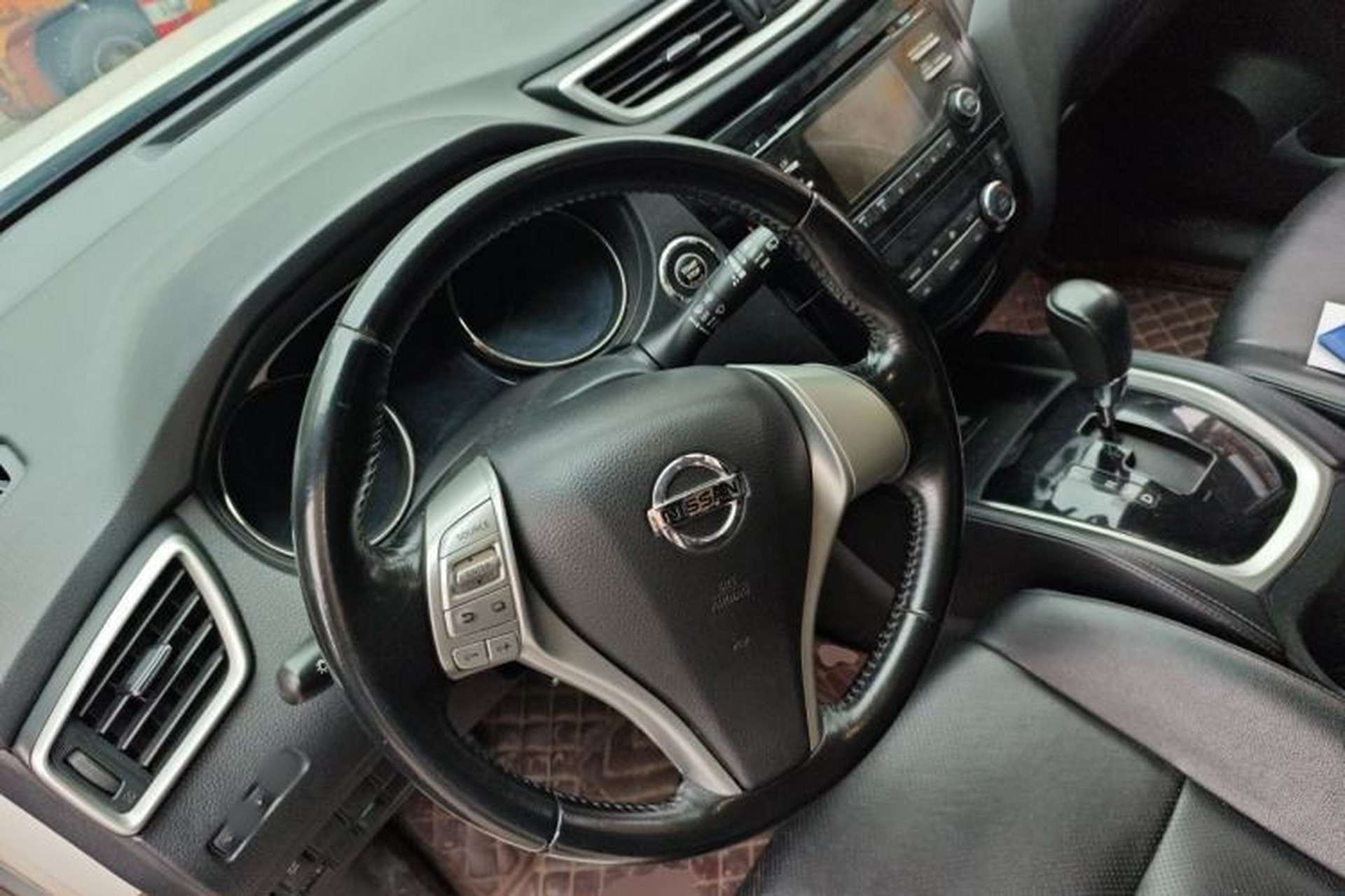 Used Nissan X-Trail 2014 2.0L CVT Comfort Edition 2WD Steering Wheel