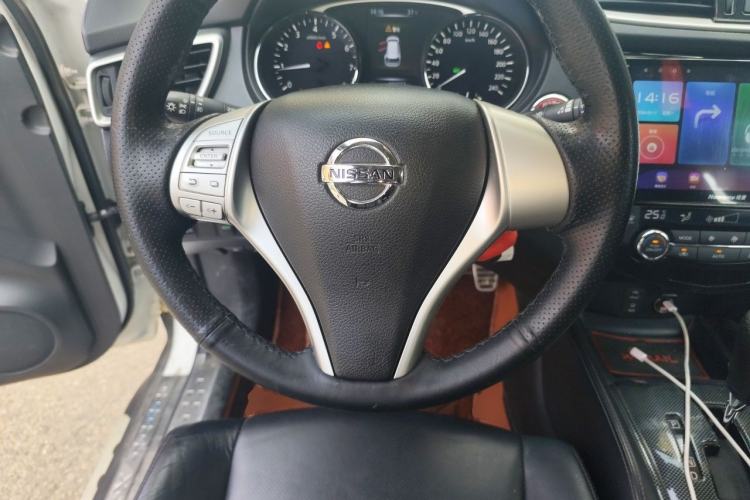 Used Nissan X-Trail 2014 2.0L CVT Comfort Edition 2WD Steering Wheel