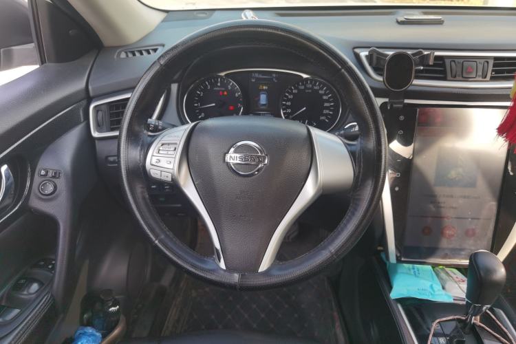 Used Nissan X-Trail 2014 2.5L CVT Luxury Edition 4WD Steering Wheel