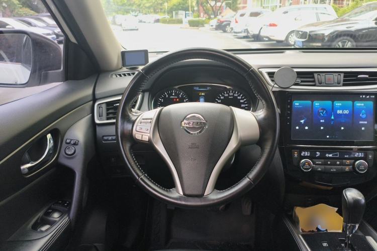 Used Nissan X-Trail 2014 2.0L CVT Comfort Edition 2WD Steering Wheel