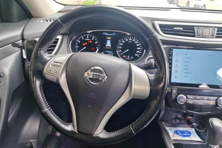 Used Nissan X-Trail 2014 2.0L CVT Comfort Edition 2WD Steering Wheel