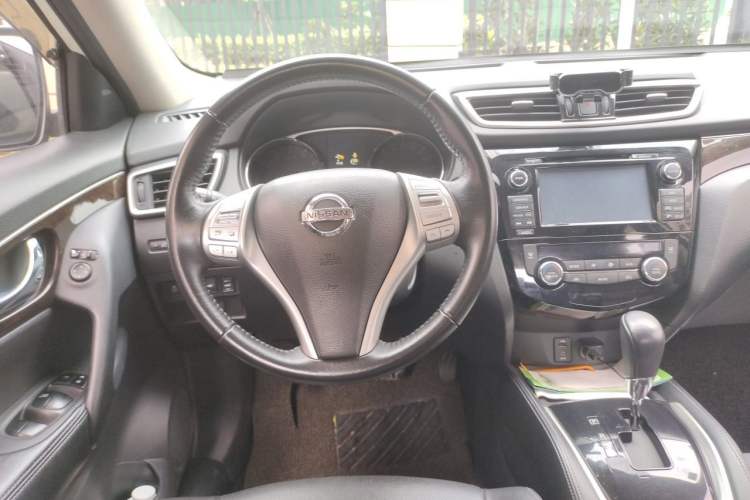 Used Nissan X-Trail 2014 2.5L CVT Ultimate Edition 4WD Steering Wheel