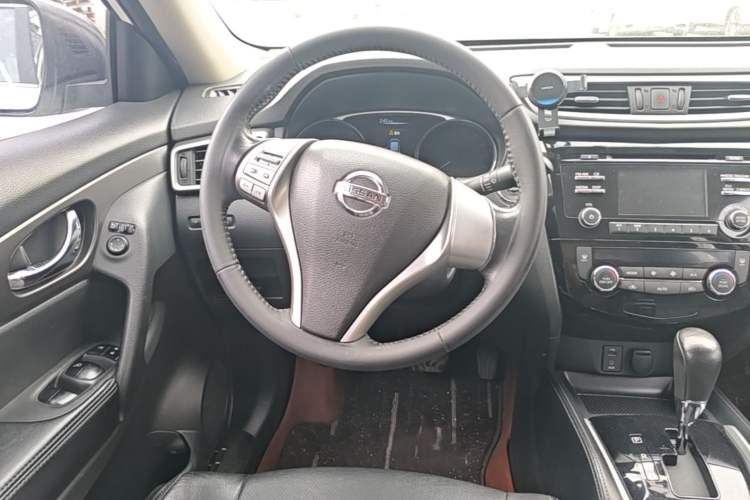 Used Nissan X-Trail 2014 2.0L CVT Comfort Edition 2WD Steering Wheel