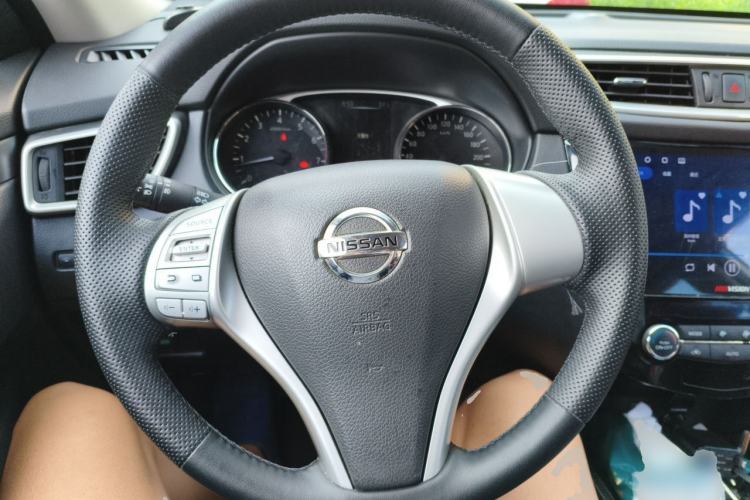 Used Nissan X-Trail 2014 2.0L CVT Comfort Edition 2WD Steering Wheel