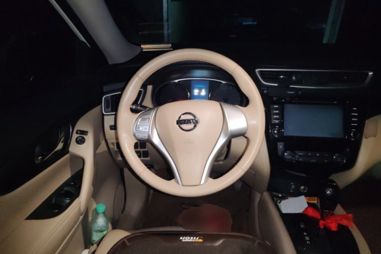 Used Nissan X-Trail 2014 2.0L CVT Comfort Edition 2WD Steering Wheel