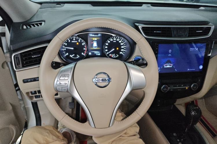 Used Nissan X-Trail 2014 2.0L CVT Comfort Edition 2WD Steering Wheel