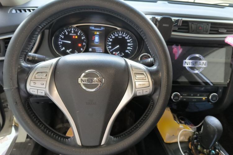 Used Nissan X-Trail 2014 2.0L CVT Comfort Edition 2WD Steering Wheel