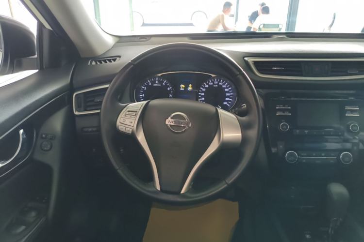 Used Nissan X-Trail 2014 2.5L CVT Luxury Edition 4WD Steering Wheel