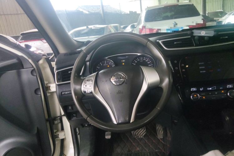 Used Nissan X-Trail 2014 2.0L CVT Comfort Edition 2WD Steering Wheel