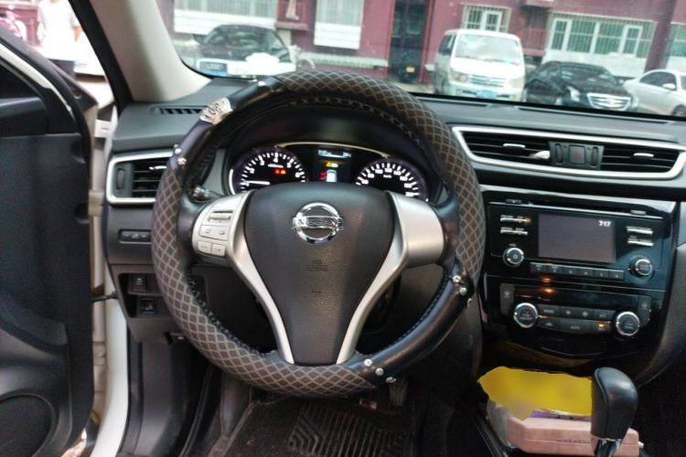 Used Nissan X-Trail 2014 2.0L CVT Comfort Edition 2WD Steering Wheel