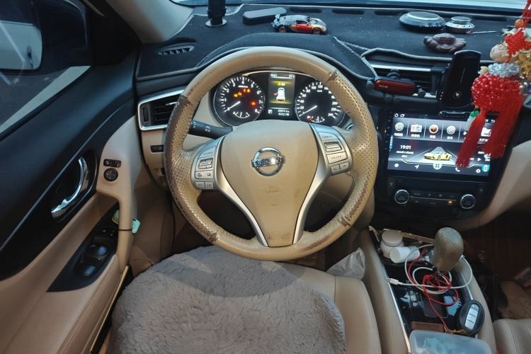 Used Nissan X-Trail 2014 2.0L CVT Comfort Edition 2WD Steering Wheel