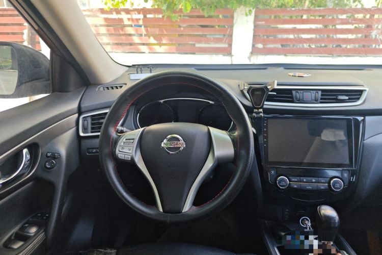 Used Nissan X-Trail 2014 2.0L CVT Comfort Edition 2WD Steering Wheel