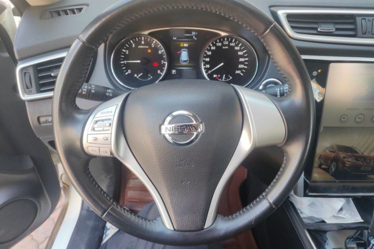Used Nissan X-Trail 2014 2.5L CVT Luxury Edition 4WD Steering Wheel