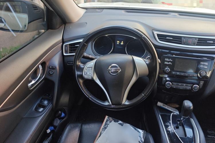 Used Nissan X-Trail 2014 2.0L CVT Comfort Edition 2WD Steering Wheel