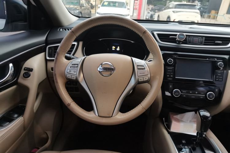 Used Nissan X-Trail 2014 2.5L CVT Ultimate Edition 4WD Steering Wheel