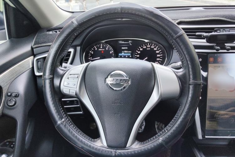 Used Nissan X-Trail 2014 2.5L CVT Luxury Edition 4WD Steering Wheel