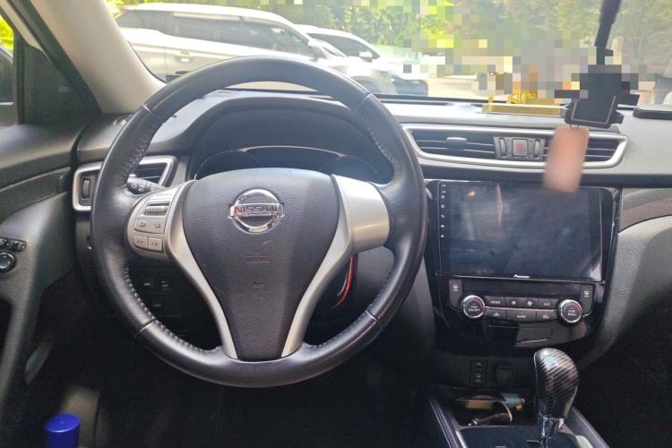 Used Nissan X-Trail 2014 2.5L CVT Luxury Edition 4WD Steering Wheel