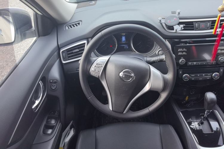 Used Nissan X-Trail 2014 2.0L CVT Comfort Edition 2WD Steering Wheel