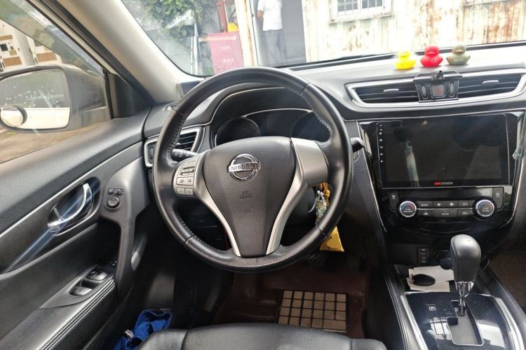 Used Nissan X-Trail 2014 2.0L CVT Comfort Edition 2WD Steering Wheel