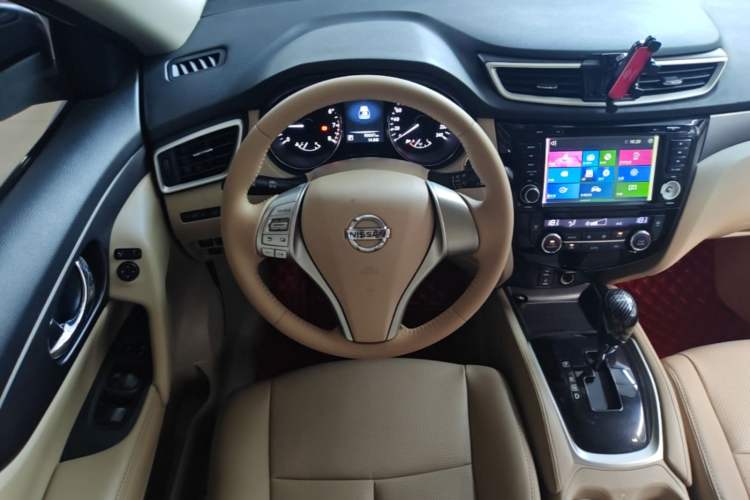 Used Nissan X-Trail 2014 2.0L CVT Comfort Edition 2WD Steering Wheel