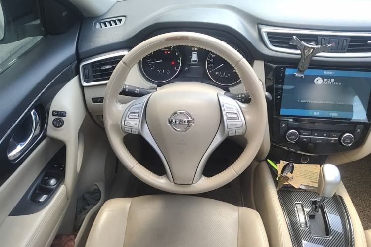 Used Nissan X-Trail 2014 2.5L CVT Luxury Edition 4WD Steering Wheel