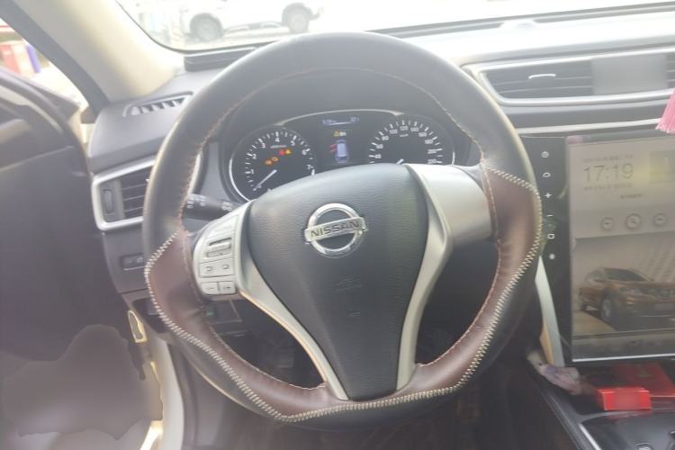 Used Nissan X-Trail 2014 2.0L CVT Comfort Edition 2WD Steering Wheel