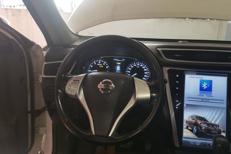 Used Nissan X-Trail 2014 2.0L CVT Comfort Edition 2WD Steering Wheel