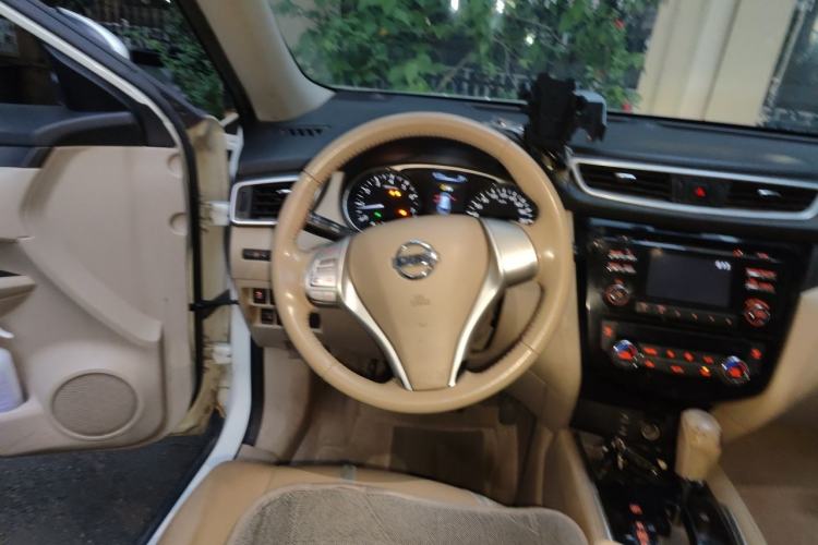 Used Nissan X-Trail 2014 2.0L CVT Comfort Edition 2WD Steering Wheel