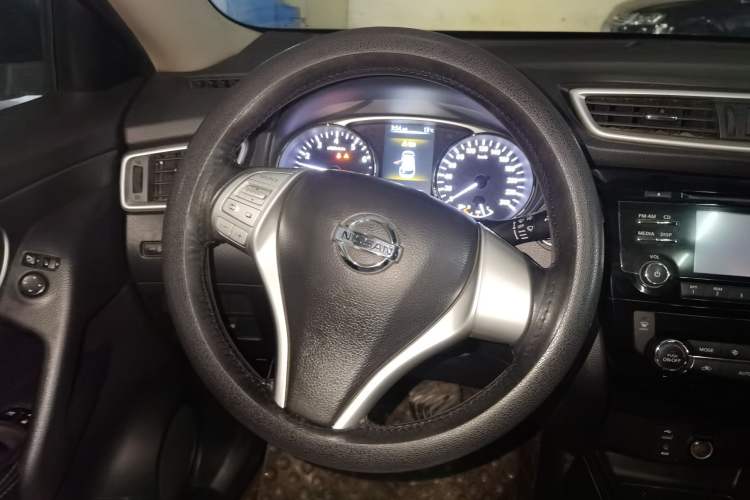 Used Nissan X-Trail 2014 2.0L CVT Comfort Edition 2WD Steering Wheel