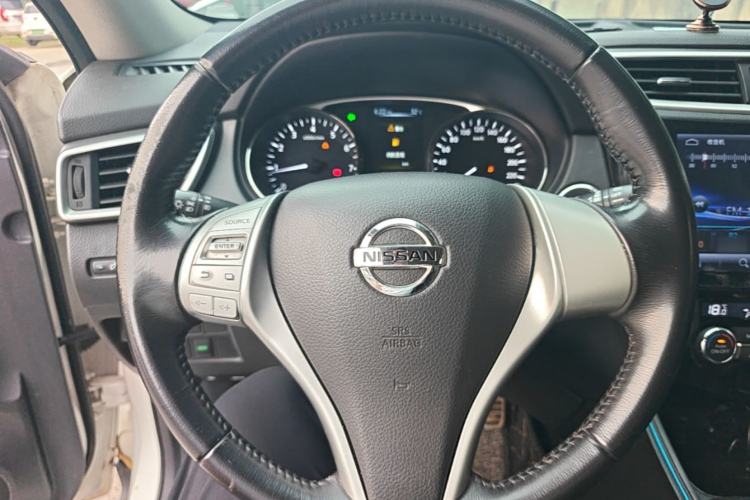 Used Nissan X-Trail 2014 2.0L CVT Comfort Edition 2WD Steering Wheel