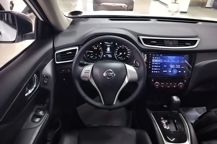 Used Nissan X-Trail 2014 2.0L CVT Comfort Edition 2WD Steering Wheel